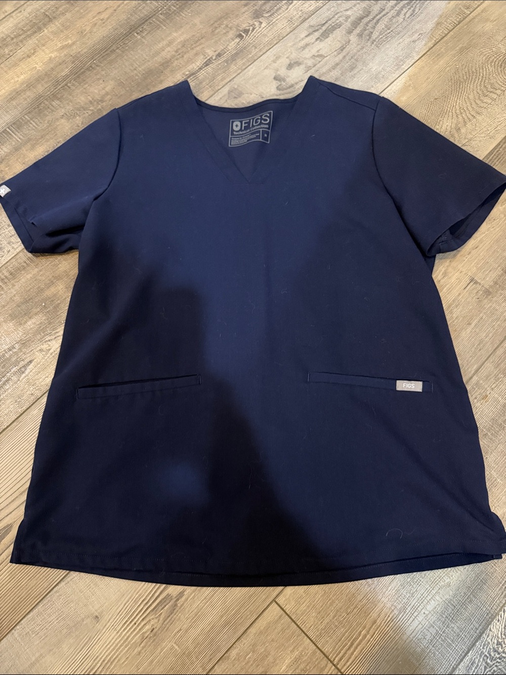Figs Women’s V-Neck Top - Navy